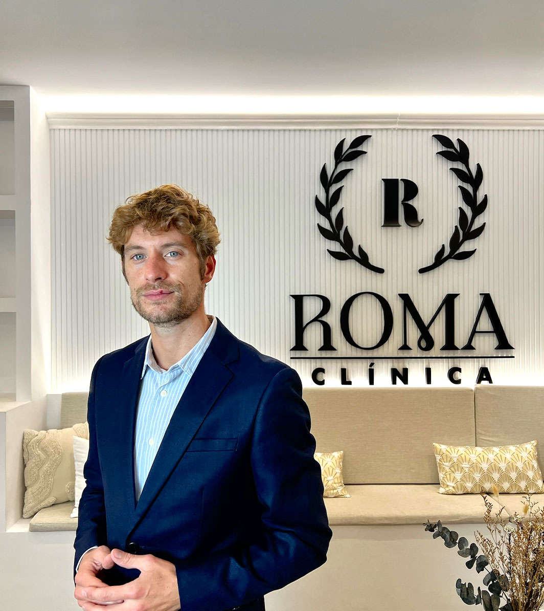 Dr. Felipe Schmitt, cirujano plástico en Málaga, Clínica Roma