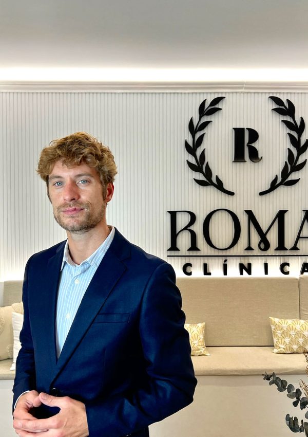 Dr. Felipe Schmitt, cirujano plástico en Málaga, Clínica Roma