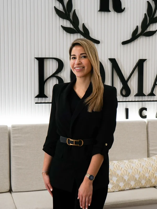 Dra. Gabriela Molina, especialista en medicina estetica en malaga, armonización facial y tratamientos en clinica estetica.