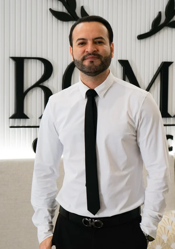Imagen Dr. Hugo Valenzuela, especialista en medicina estética Málaga